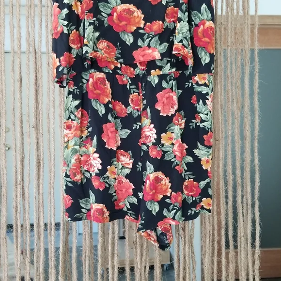 🎉Host Pick🎉XXI Floral Romper - Picture 5 of 8